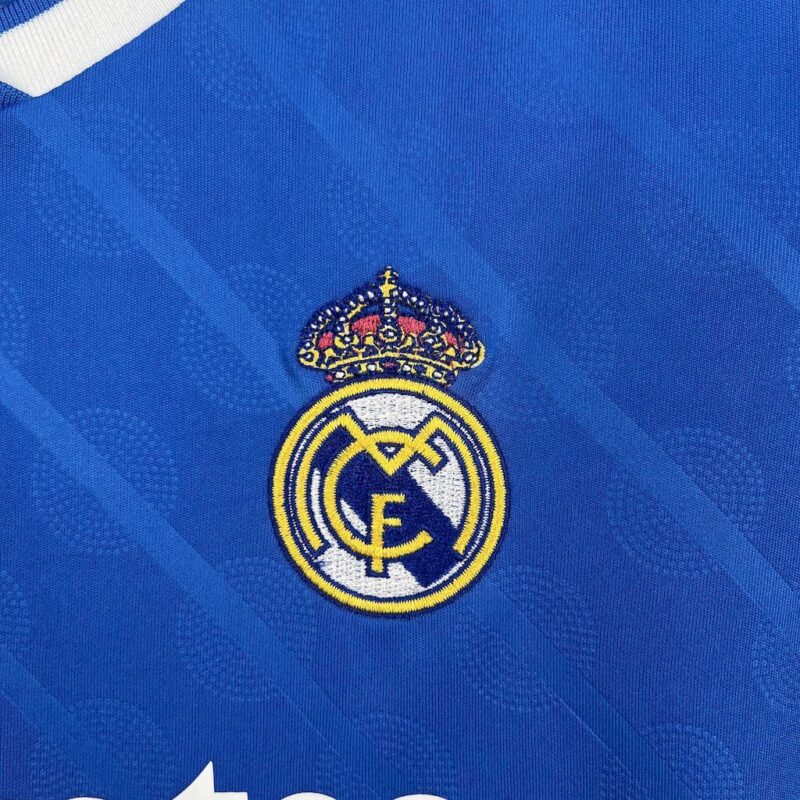 camiseta-real-madrid-tercera-equipacion-mujer-2025-2026-escudo