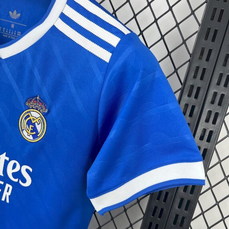 camiseta-real-madrid-tercera-equipacion-mujer-2025-2026-puño