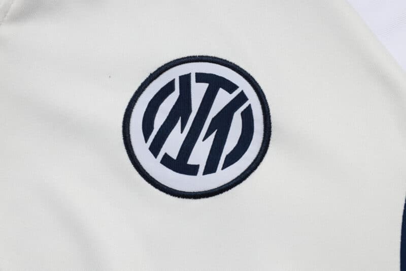 chandal-inter-milan-blanco-2025-2026-escudo