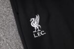 chandal-liverpool-2024-2025-escudo