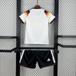 conjunto-niño-alemania-primera-equipacion-2025-2026-parte-trasera