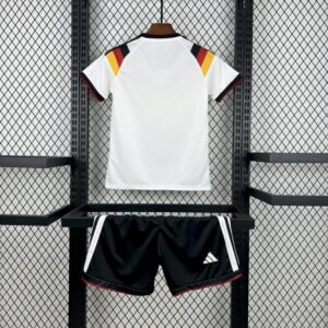 conjunto-niño-alemania-primera-equipacion-2025-2026-parte-trasera