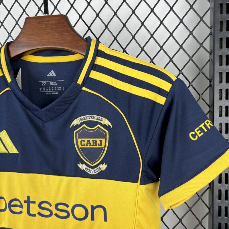 conjunto-niño-boca-juniors-primera-equipacion-2025-2026-escudo