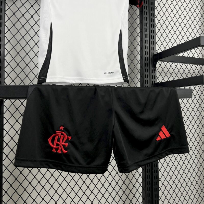 conjunto-niño-flamengo-segunda-equipacion-2025-2026-parte-inferior