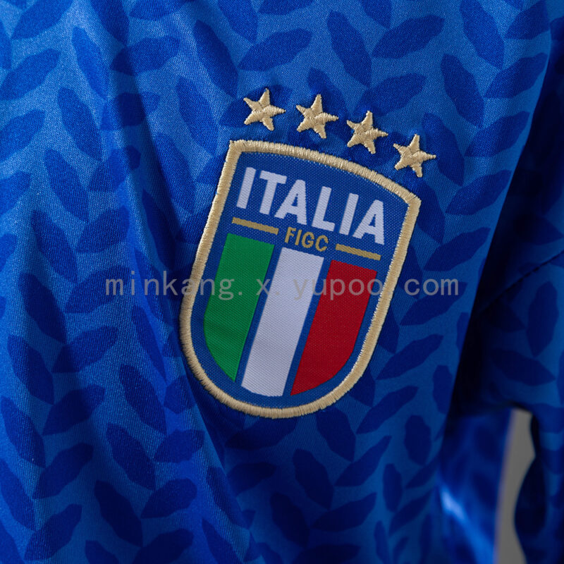 conjunto-niño-italia-primera-equipacion-2026-escudo