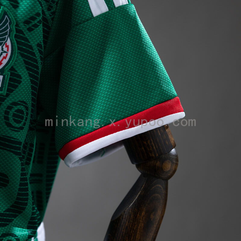 conjunto-niño-mexico-primera-equipacion-2026-puño