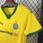 conjunto-niño-palmeiras-tercera-equipacion-2025-2026-escudo
