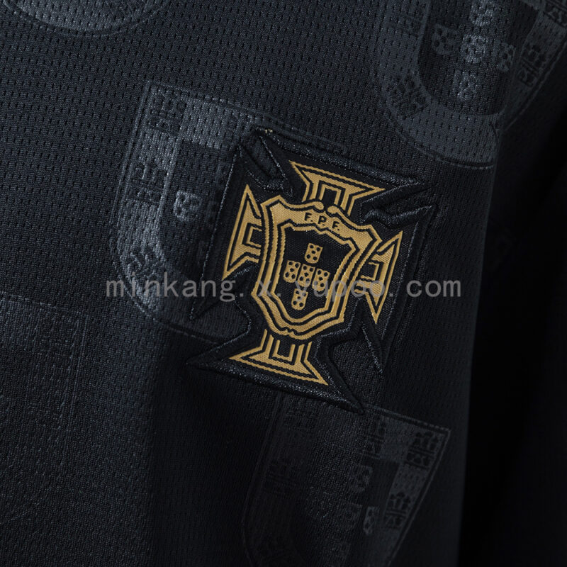 conjunto-niño-portugal-edicion-especial-2026-escudo