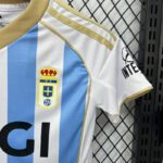conjunto-niño-real-oviedo-tercera-equipacion-2025-2026-escudo