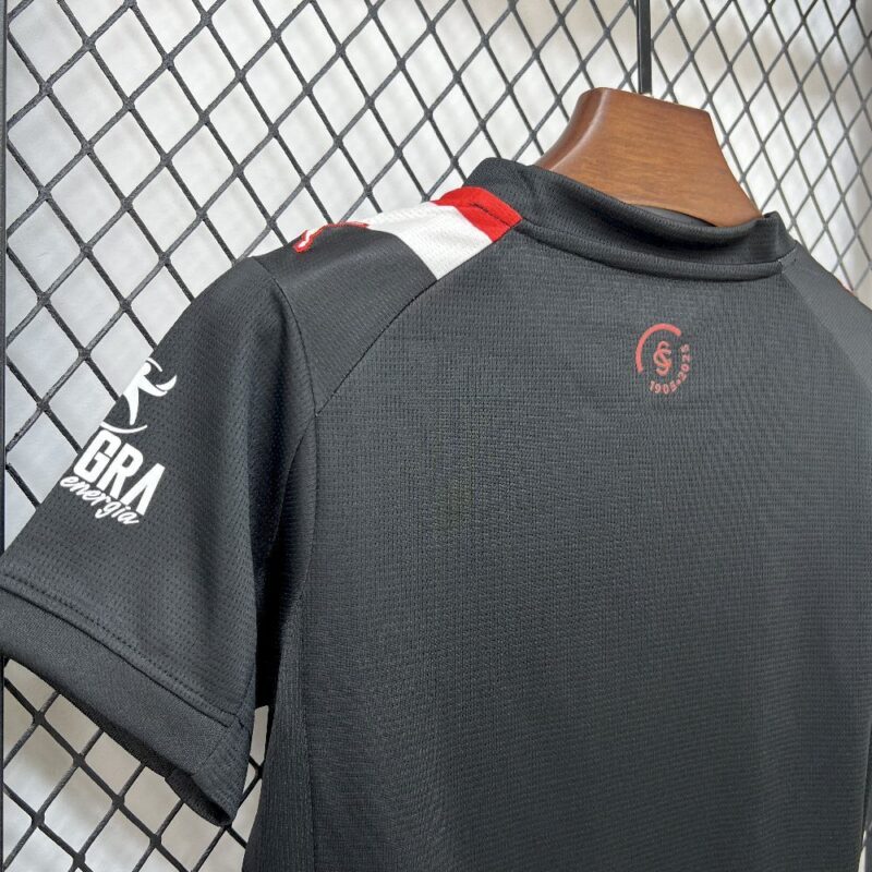 conjunto-niño-sporting-de-gijon-segunda-equipacion-2025-2026-cuello-trasero