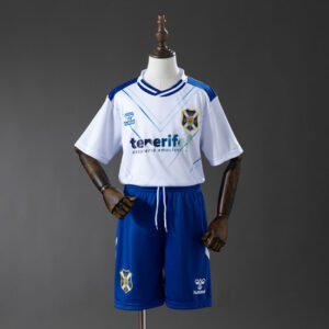 conjunto-niño-tenerife-primera-equipacion-2025-2026