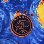 camiseta-ajax-van-gogh-edicion-especial-2025-2026-escudo