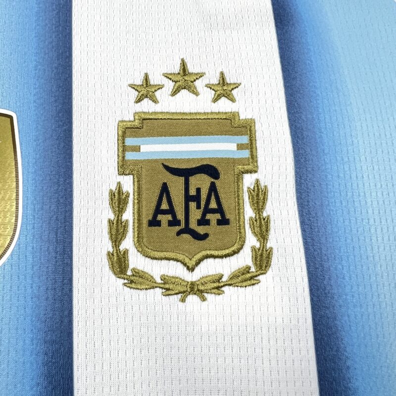 camiseta-argentina-primera-equipacion-mujer-mundial-2026-escudo