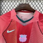 camiseta-barcelona-edicion-especial-karol-g-2025-2026-cuello