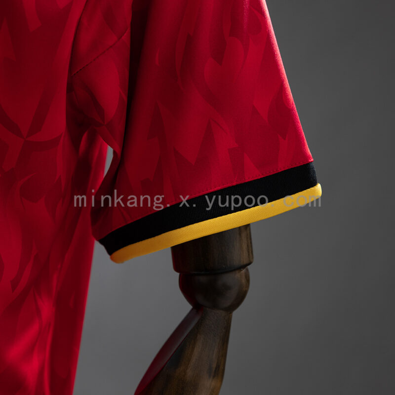 camiseta-belgica-primera-equipacion-mundial-2026-puño