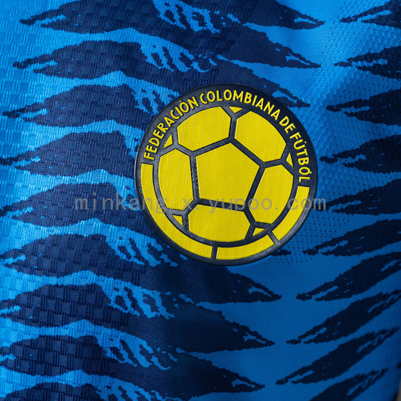 camiseta-colombia-segunda-equipacion-version-jugador-mundial-2026-escudo