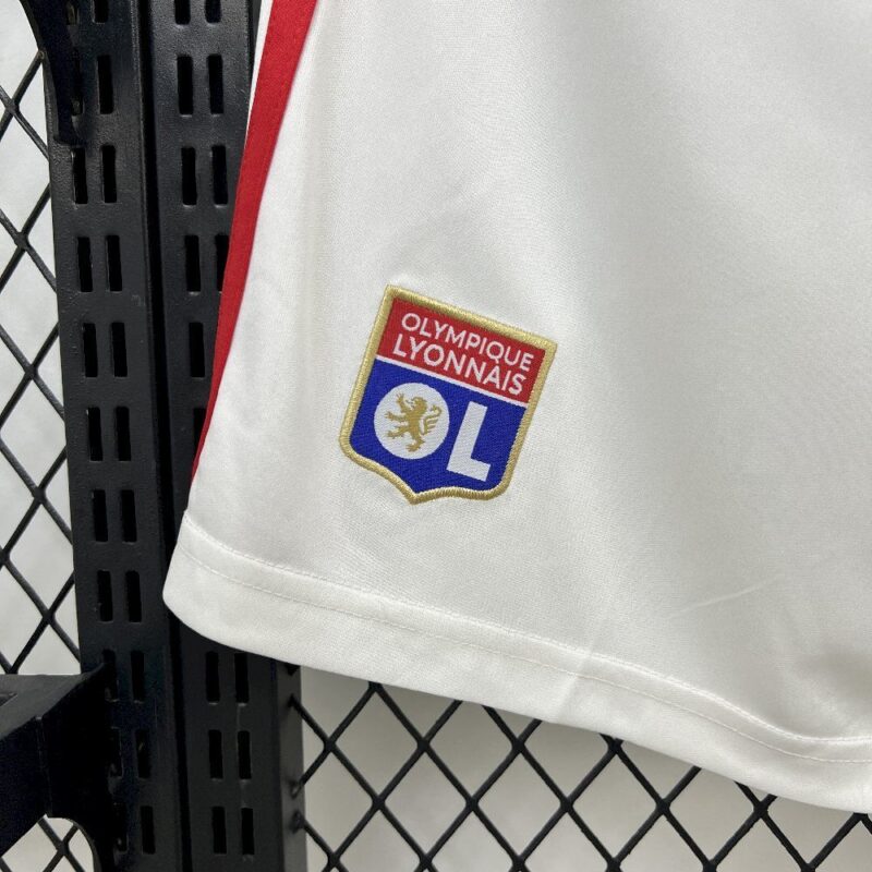 camiseta-olympique-lyon-primera-equipacion-2025-2026-escudo