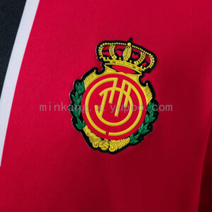 camiseta-rcd-mallorca-primera-equipacion-2025-2026-escudo