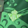 camiseta-real-betis-calentamiento-manga-larga-dia-de-muertos-2025-2026-escudo
