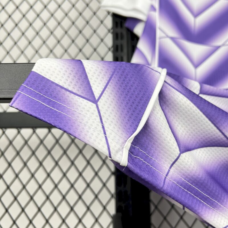 camiseta-real-madrid-edicion-especial-morado-2025-2026-parte-inferior