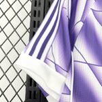 camiseta-real-madrid-edicion-especial-morado-2025-2026-puño