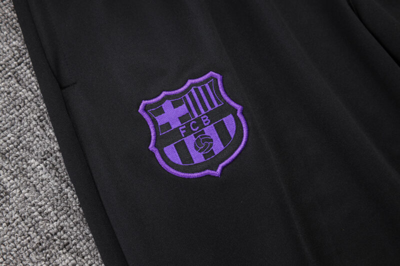 chandal-fc-barcelona-cremallera-alta-morado-2025-2026-escudo