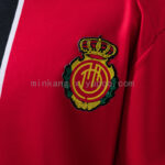 conjunto-niño-rcd-mallorca-primera-equipacion-2025-2026-escudo