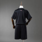 conjunto-niño-real-madrid-edicion-especial-vengadores-2025-2026-parte-trasera