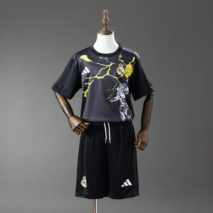 conjunto-niño-real-madrid-edicion-especial-vengadores-2025-2026