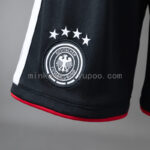 pantalon-corto-alemania-primera-equipacion-mundial-2026-escudo