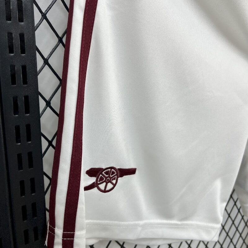 pantalon-corto-asenal-tercera-equipacion-blanco-2025-2026-parte-inferior