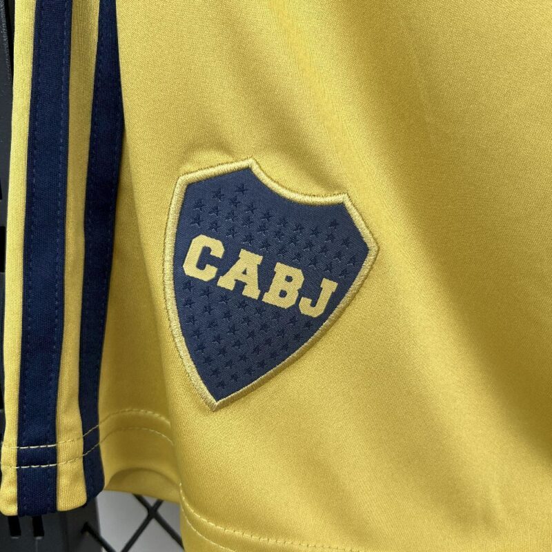 pantalon-corto-boca-juniors-segunda-equipacion-2025-2026-escudo