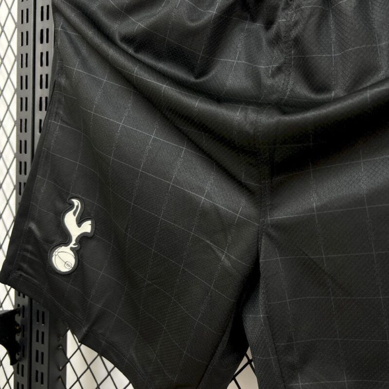 pantalon-corto-tottenham-segunda-equipacion-2025-2026-parte-inferior