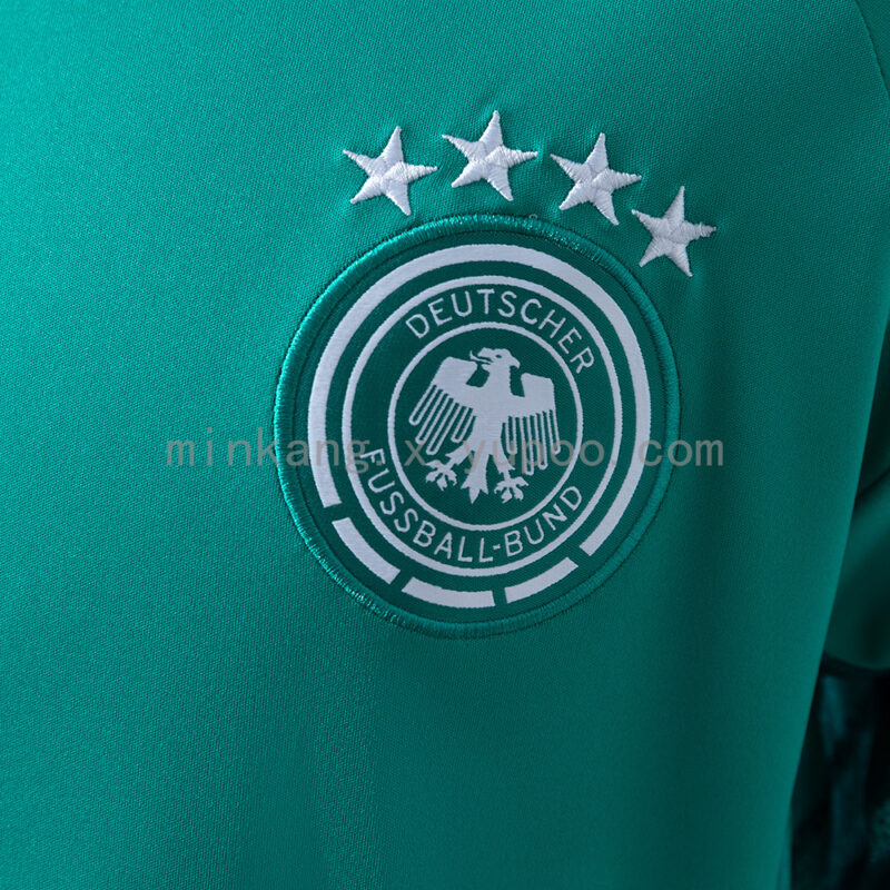 camiseta-alemania-portero-verde-2026-escudo