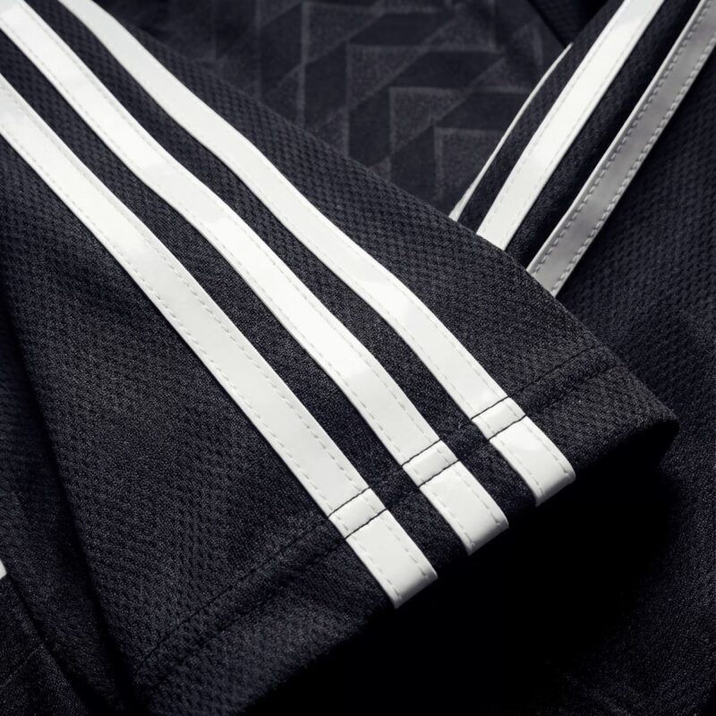 camiseta-alemania-segunda-equipacion-retro-1988-1990-puño