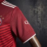 camiseta-bayern-munich-primera-equipacion-retro-2021-2022-puño