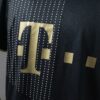 camiseta-bayern-munich-segunda-equipacion-retro-2021-2022-pecho