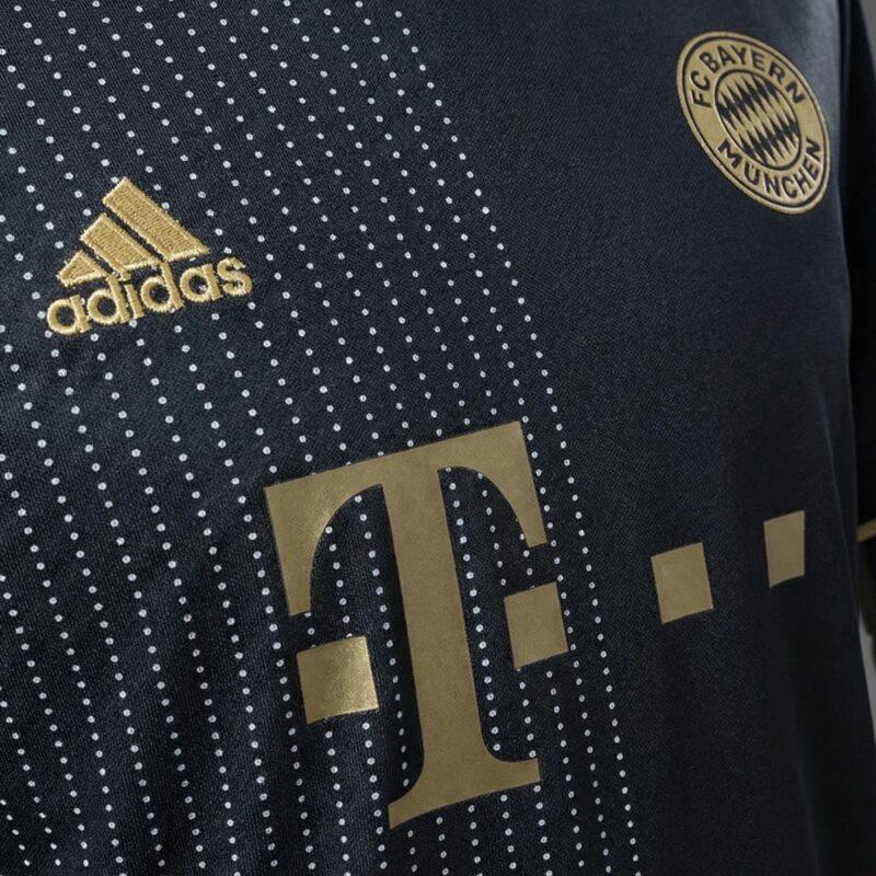 camiseta-bayern-munich-segunda-equipacion-retro-2021-2022-pecho-2