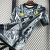 camiseta-juventus-pre-match-del-piero-2025-2026-lateral
