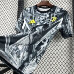 camiseta-juventus-pre-match-del-piero-2025-2026-lateral