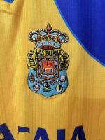 camiseta-las-palmas-primera-equipacion-retro-2000-2001-escudo