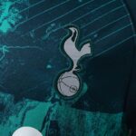 camiseta-tottenham-retro-tercera-equipacion-2018-2019-escudo