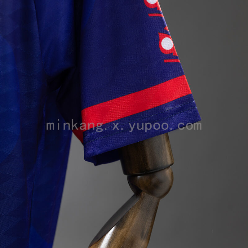 camiseta-universidad-de-chile-primera-equipacion-retro-19996-puño