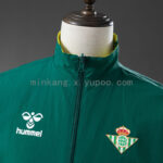 cortaviento-real-betis-reversible-2025-2026-cuello-1