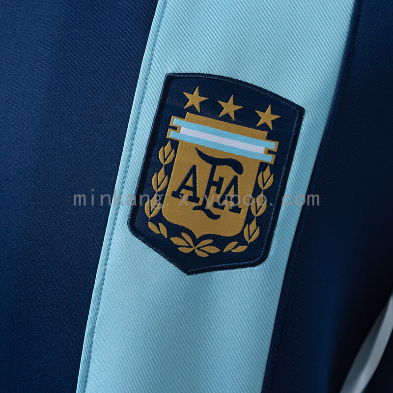 sudadera-argentina-manga-larga-negro-azulado-2025-2026-escudo