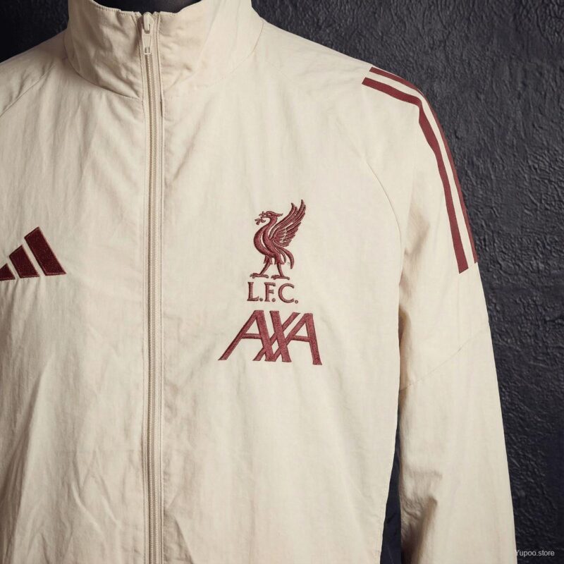 Cortavientos Liverpool Beige 2025-2026-escudo