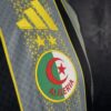 camiseta-algeria-world-cup-pre-match-negro-2026-escudo