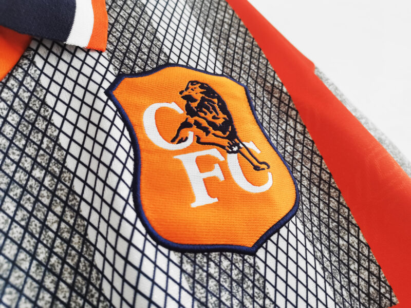 camiseta-chelsea-segunda-equipacion-retro-1994-1996-escudo