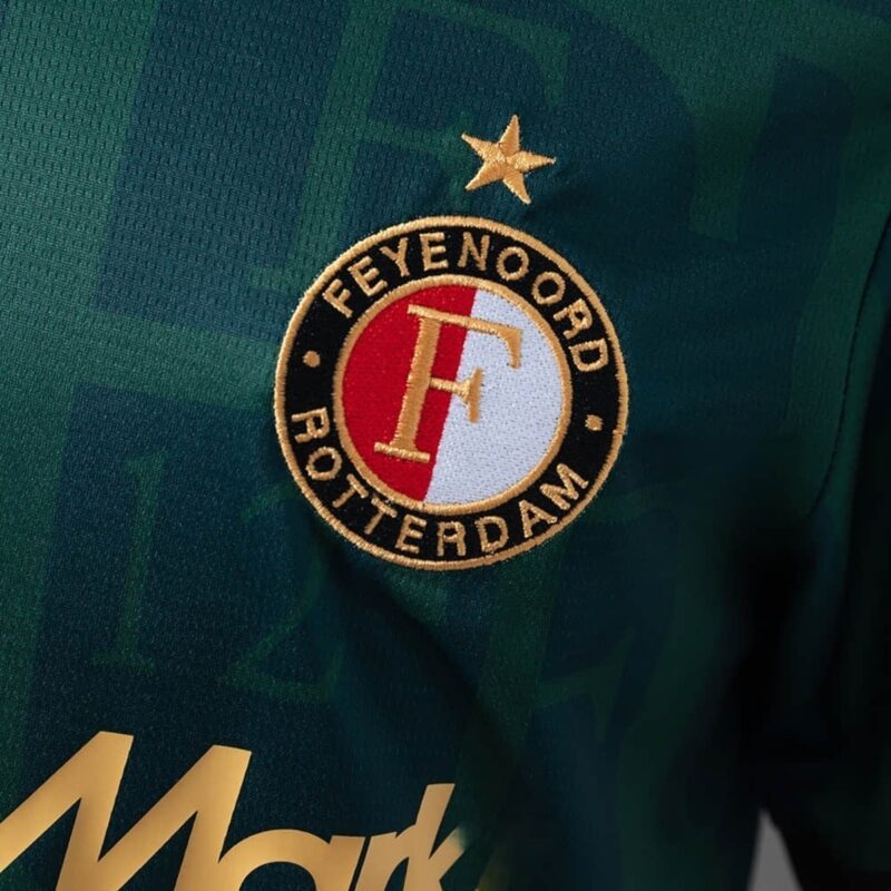 camiseta-feyenoord-cuarta-equipacion-2025-2026-escudo