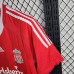 camiseta-liverpool-primera-equipacion-champions-league-retro-2008-2009-puño